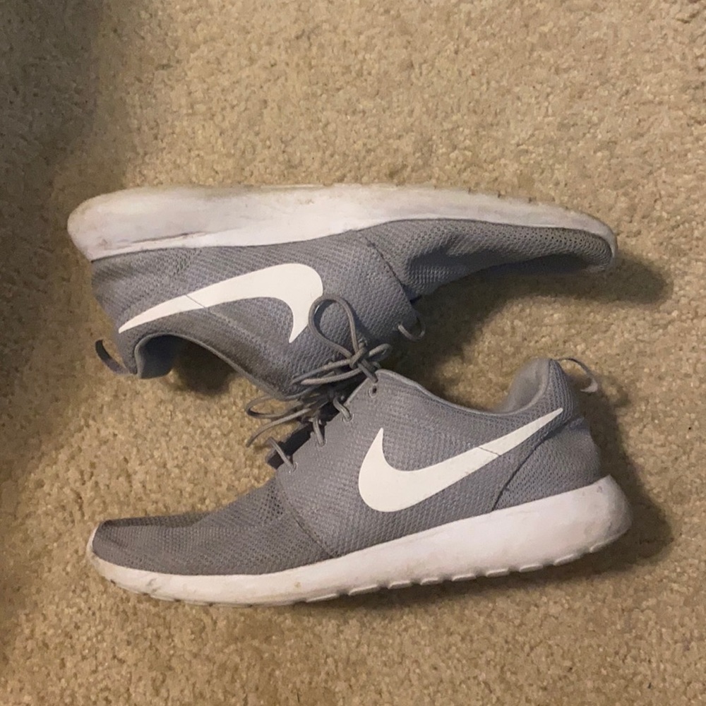 Nike Men’s 14 Roshe